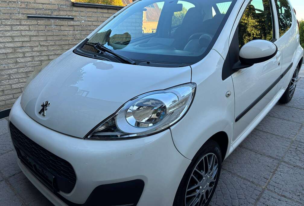 Peugeot 107 1.0i Urban Move
