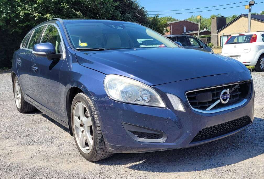 Volvo 2.0D AUTOMAAT AIRCO LEDER PDC TREKHAAK OHBOEK 2011