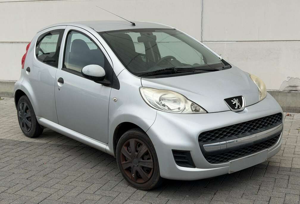Peugeot 107 1.0i Black
