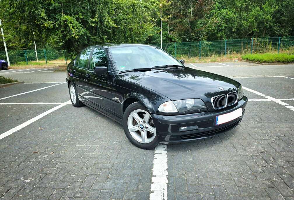 BMW 320i
