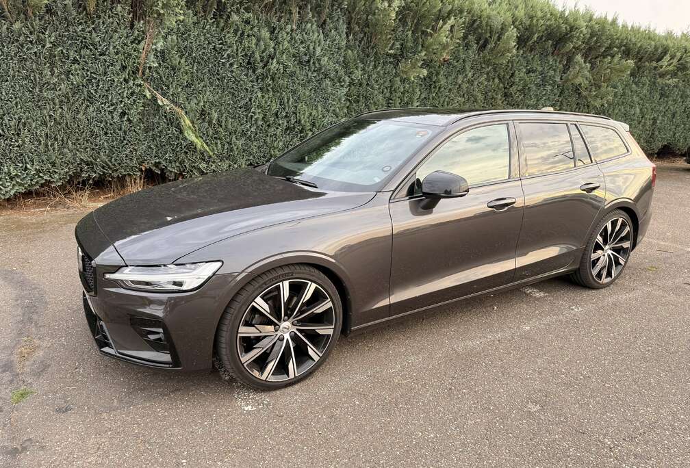 Volvo Plus B4 Dark Mild Hybrid Diesel