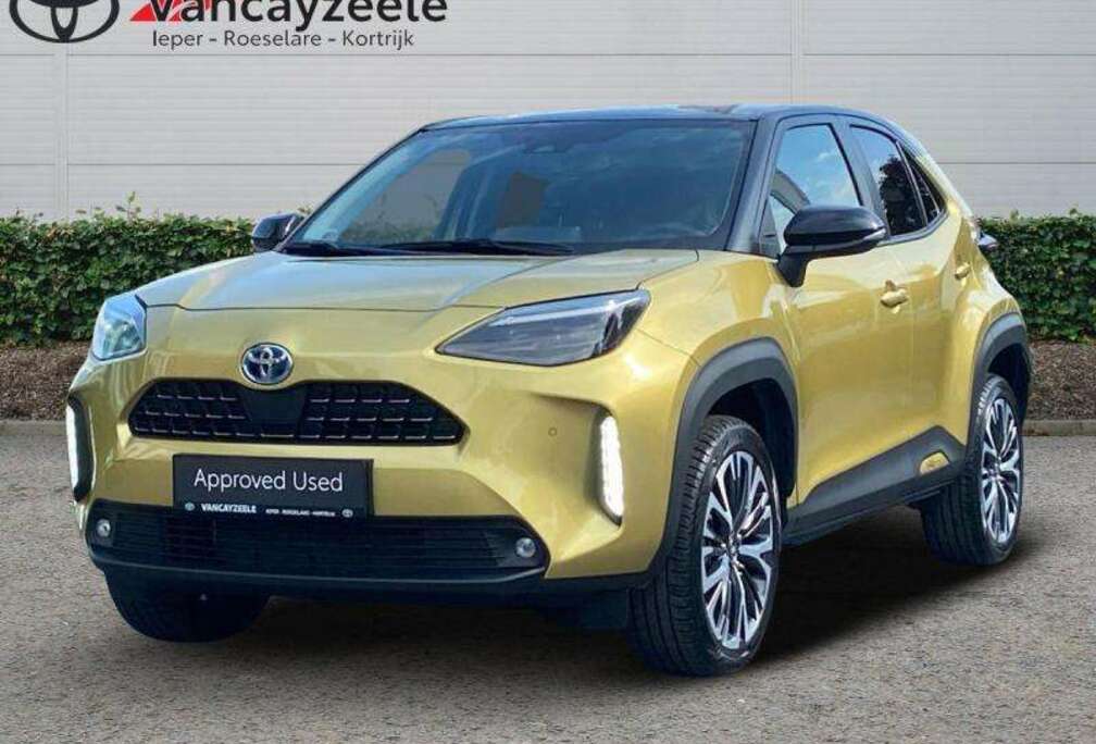 Toyota Elegant Bi-tone+cam+nav+sens V