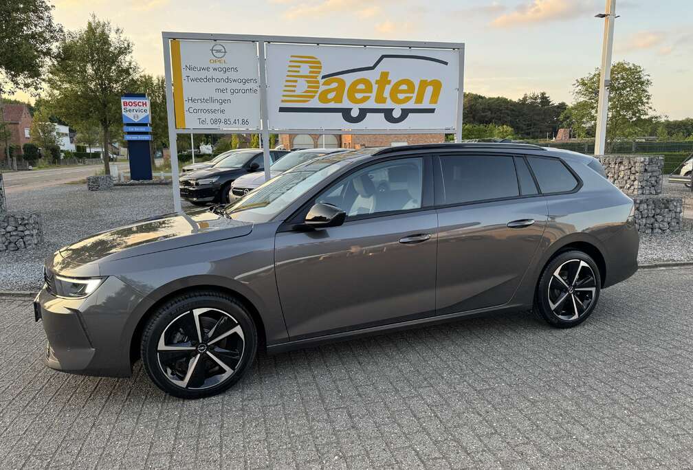 Opel Sports Tourer 1.2 Edition.