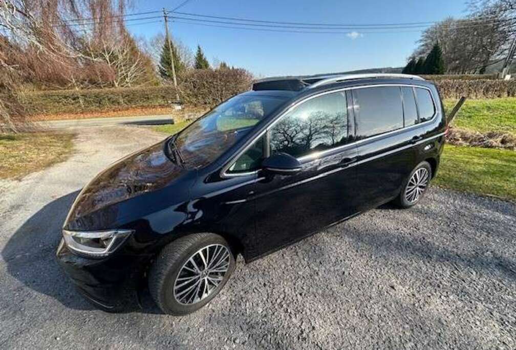 Volkswagen Touran Highline 2.0TDI 150cv DSG / PANO / 7 Seats