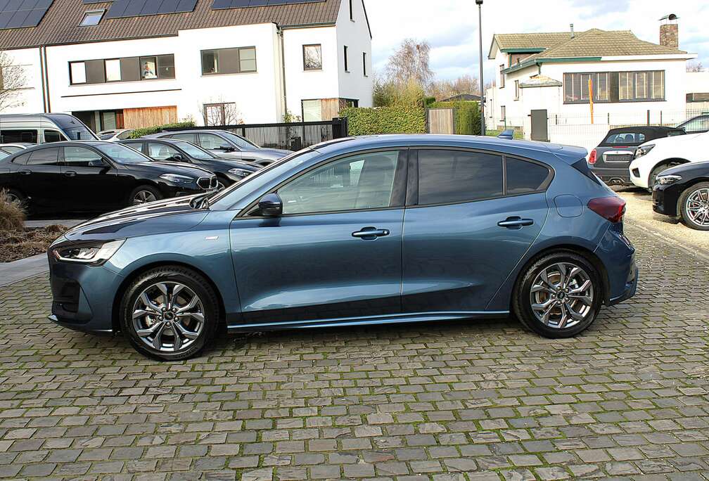 Ford 1.0 EcoBoost Hybrid ST-LINE DESIGN