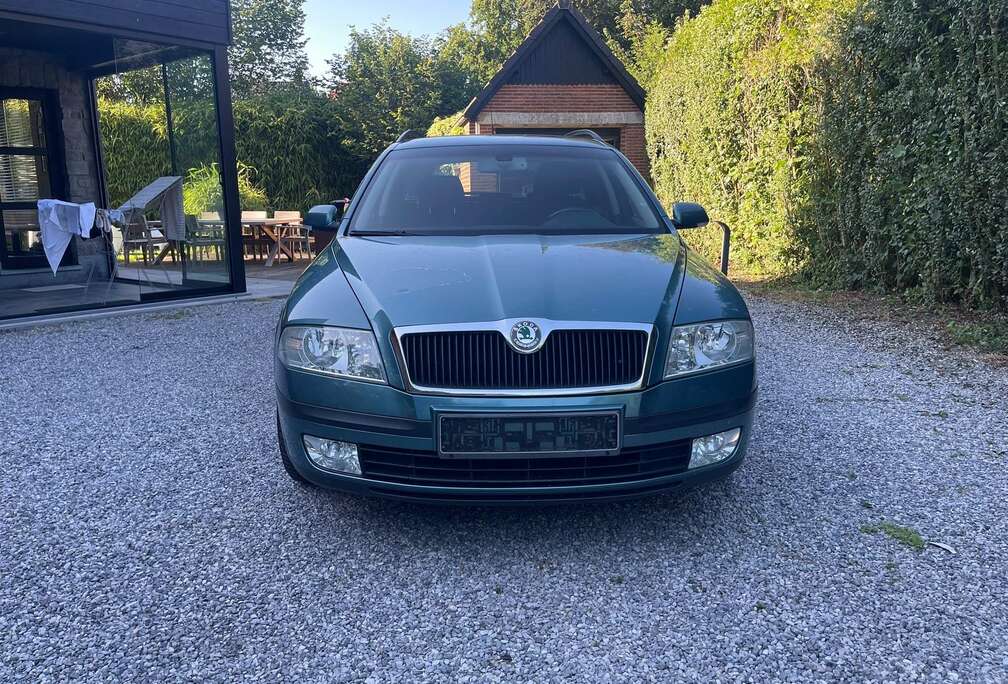 Skoda SW 2.0 TDi 16v Ambiente
