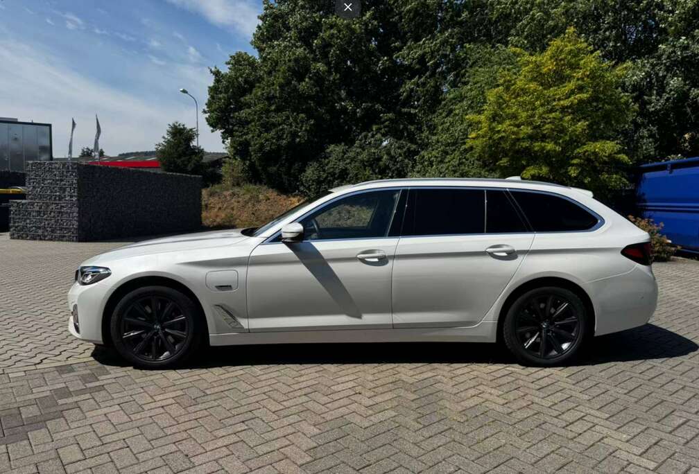BMW 530e Hybride Pano dak Laser HeadUp Trekhaak Adaptieve Cruise Comfort access Memory Leder