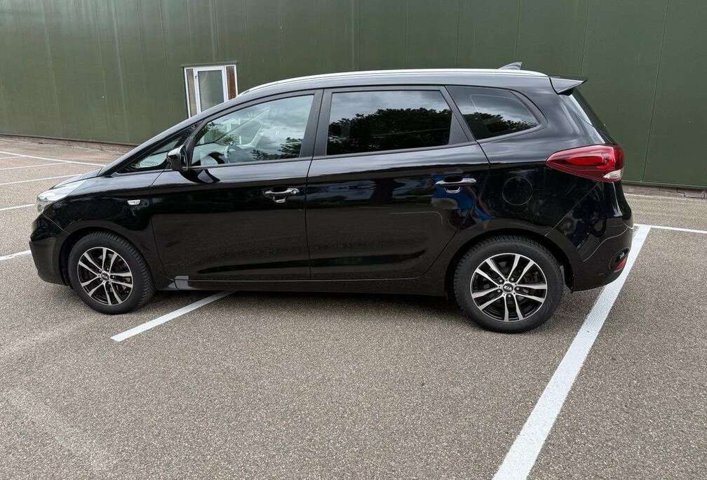 Kia Carens 1.7 CRDi 136 Dream Team Edition