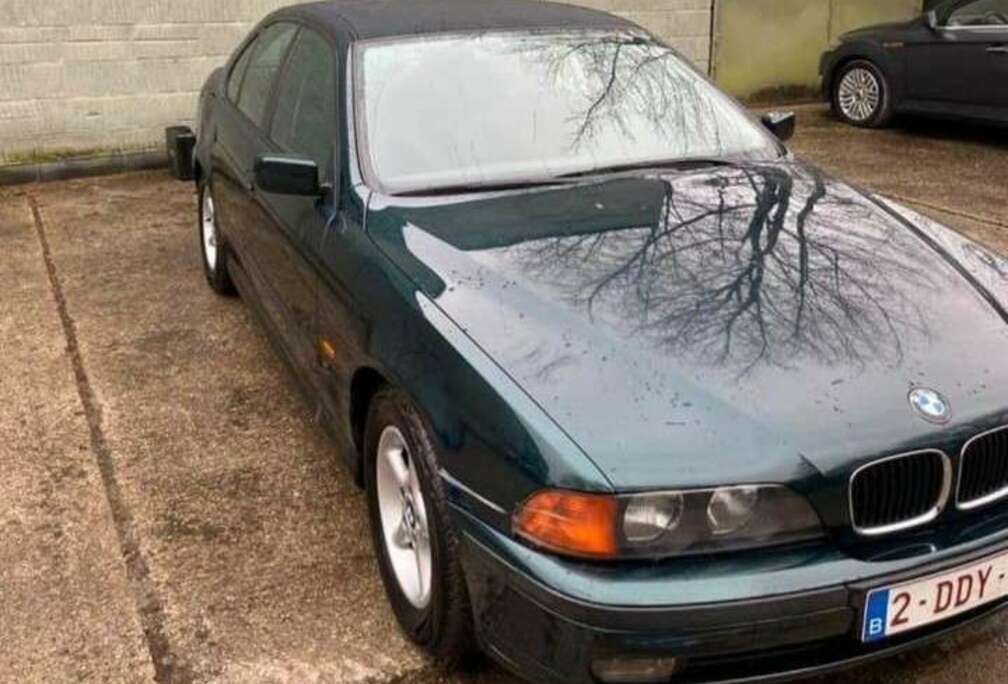 BMW 523i