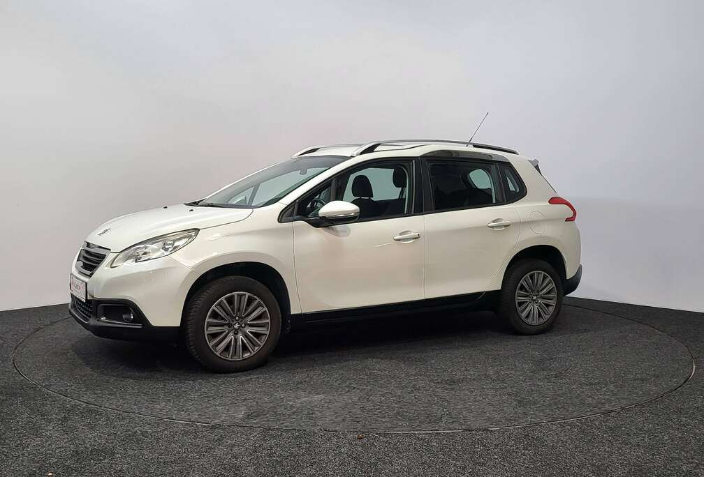 Peugeot 1.2i PT  2016  Garantie  136.911 km  Navi  Airco