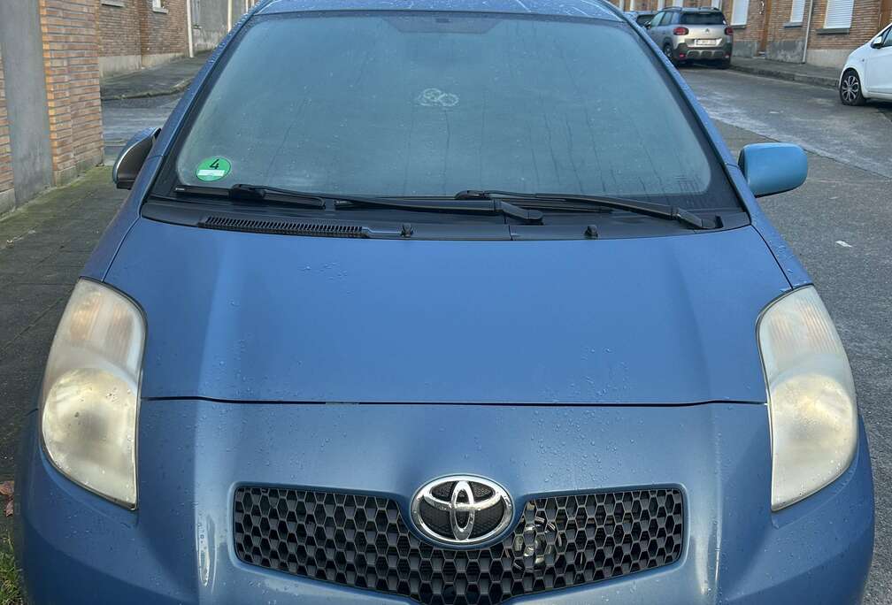 Toyota 1.0i VVT-i Terra
