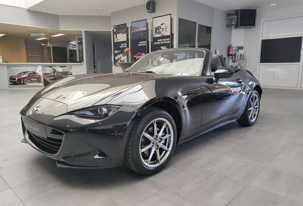 Mazda SKYACTIV-G Exclusive-Line