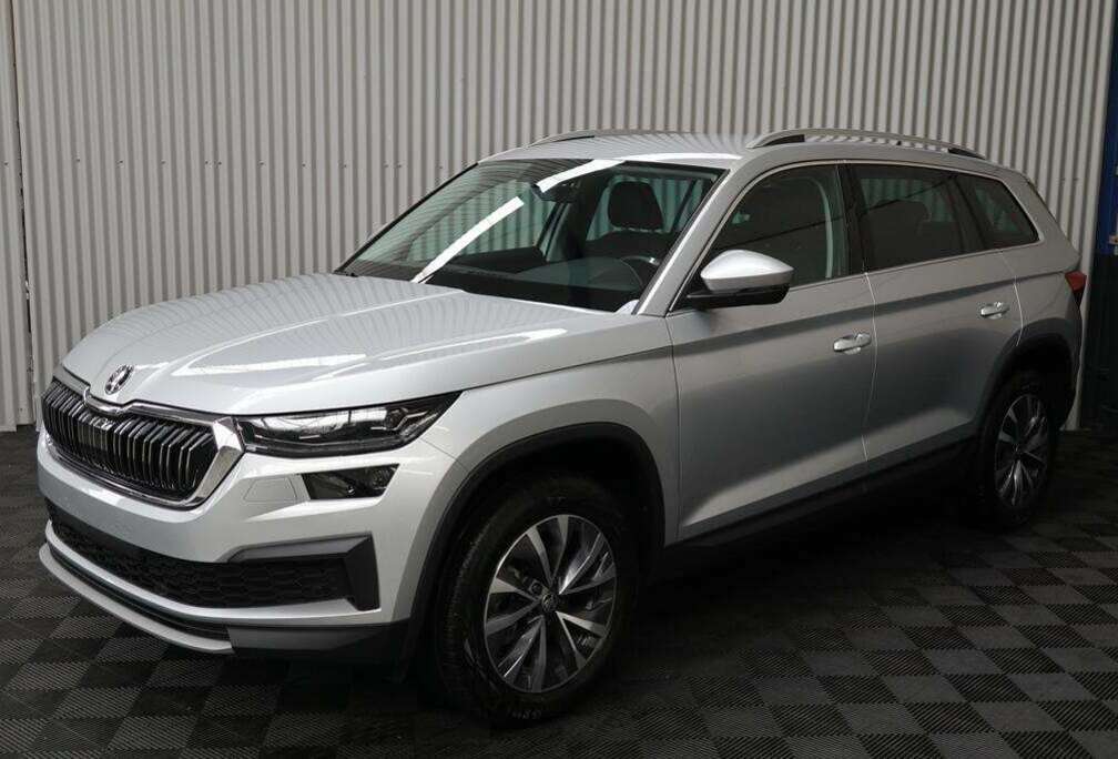 Skoda 1.5 TSI Style DSG Automaat 7 Plaatsen ACC Navi LED