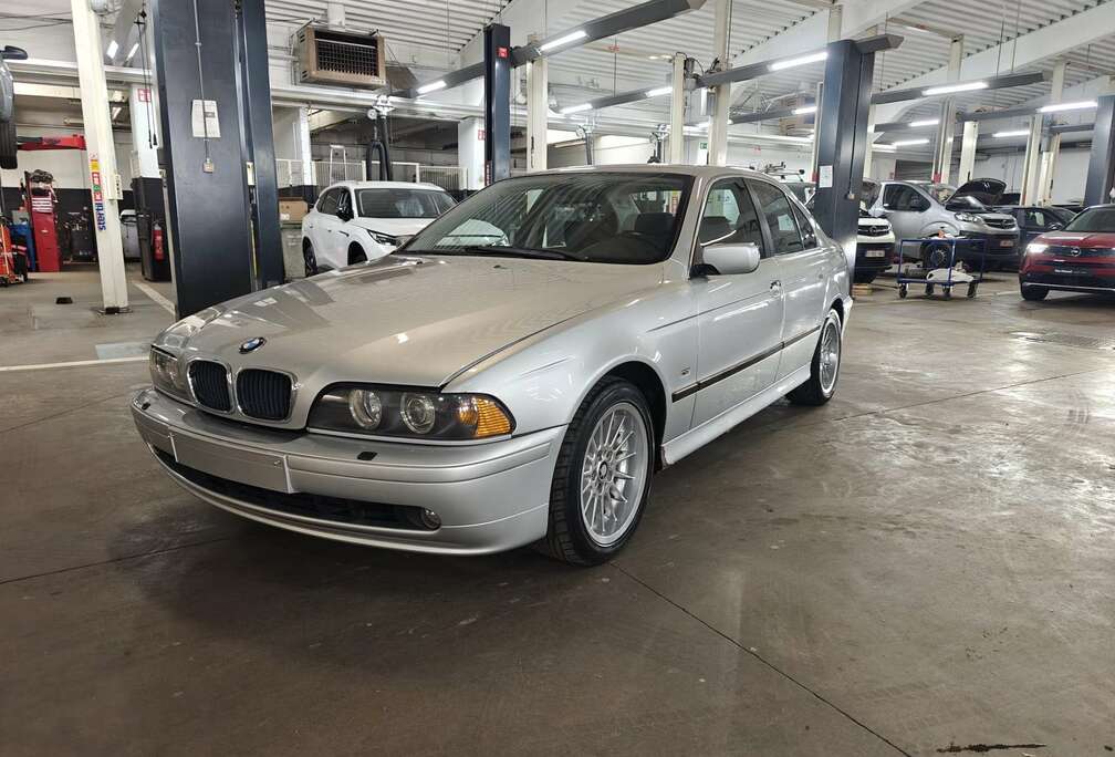 BMW 520i