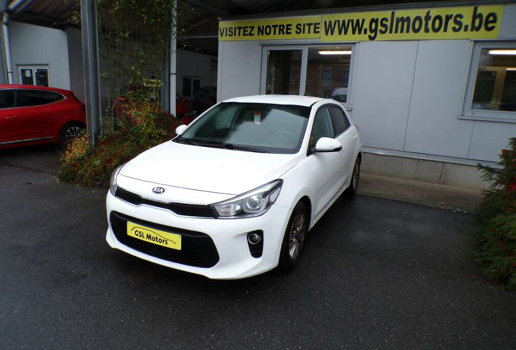 Kia 1.2i blanc 84cv 02/18 79.425km GPS Airco Radio USB