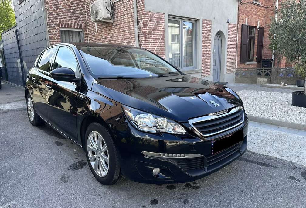 Peugeot 1.2 PureTech Style STT