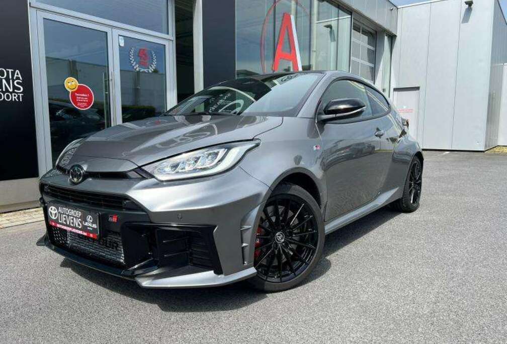 Toyota 1.6T MT - GR PERFORMANCE + PREMIUM PACK + RED INTE