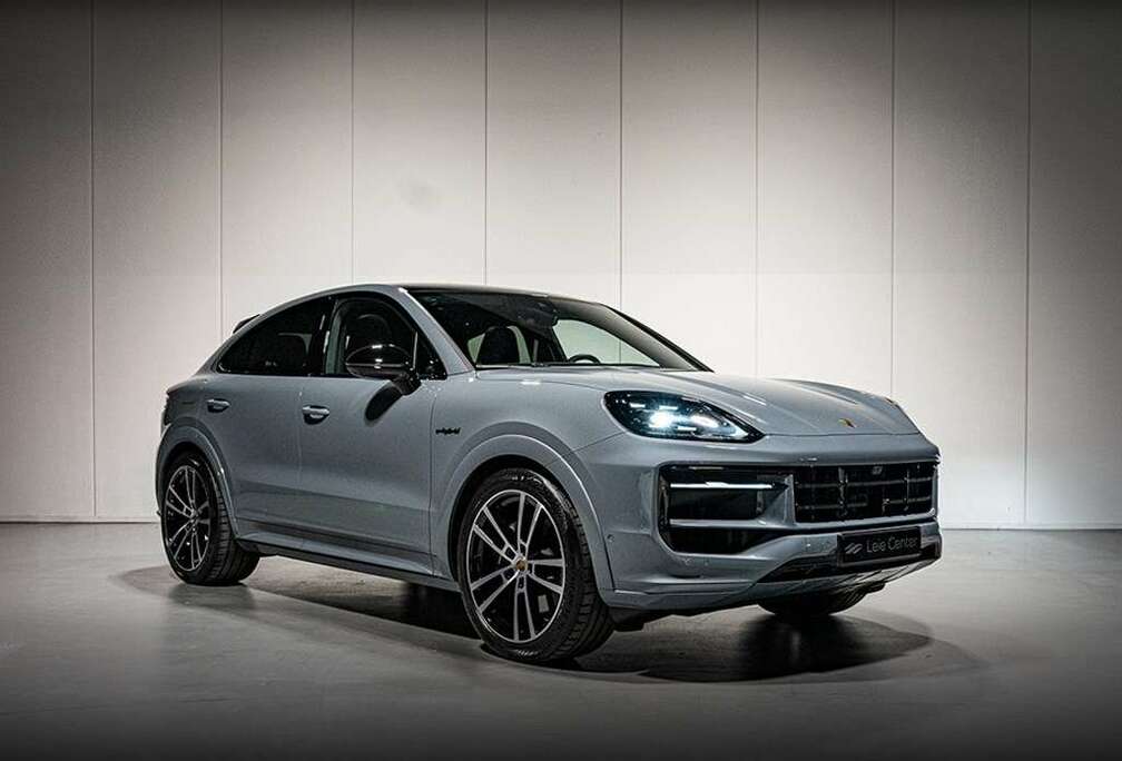 Porsche Coupé E-Hybrid - Sportdesign -  Nearly New