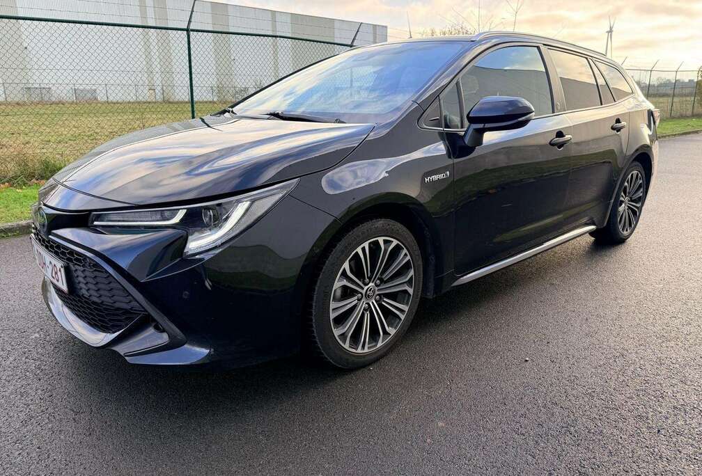 Toyota 1.8 Hubrid e-CVT (HB / Touring sports, Style)