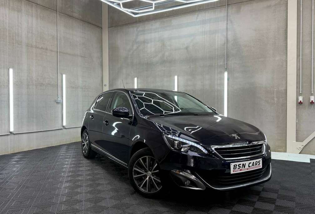 Peugeot HATCBACK/AUTOMAAT/PDC/SFEER/NAVI