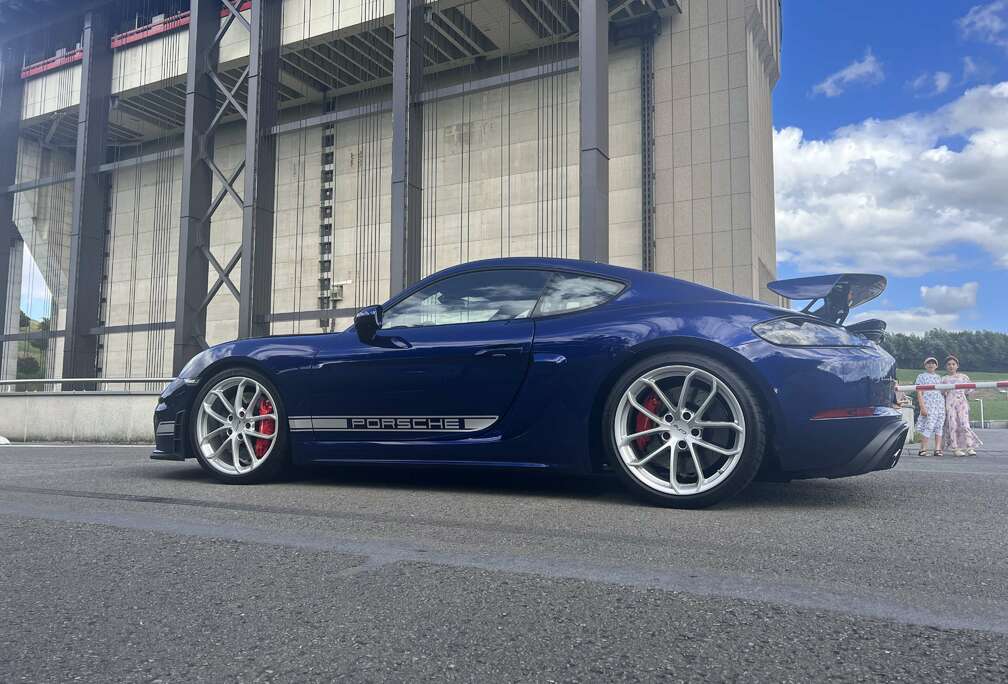 Porsche Cayman GT4 4.0i