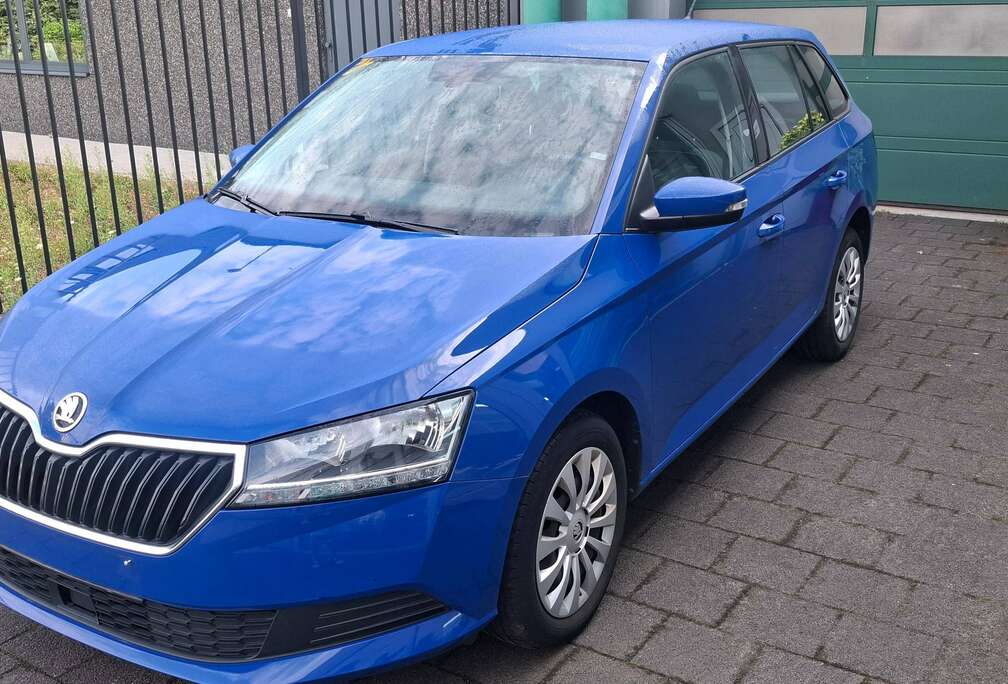 Skoda Fabia SW 1.0 TSI Ambition(car play)