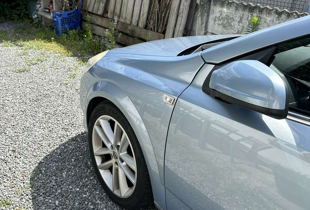 Opel 1.6i XEL 16v Bertone Edition