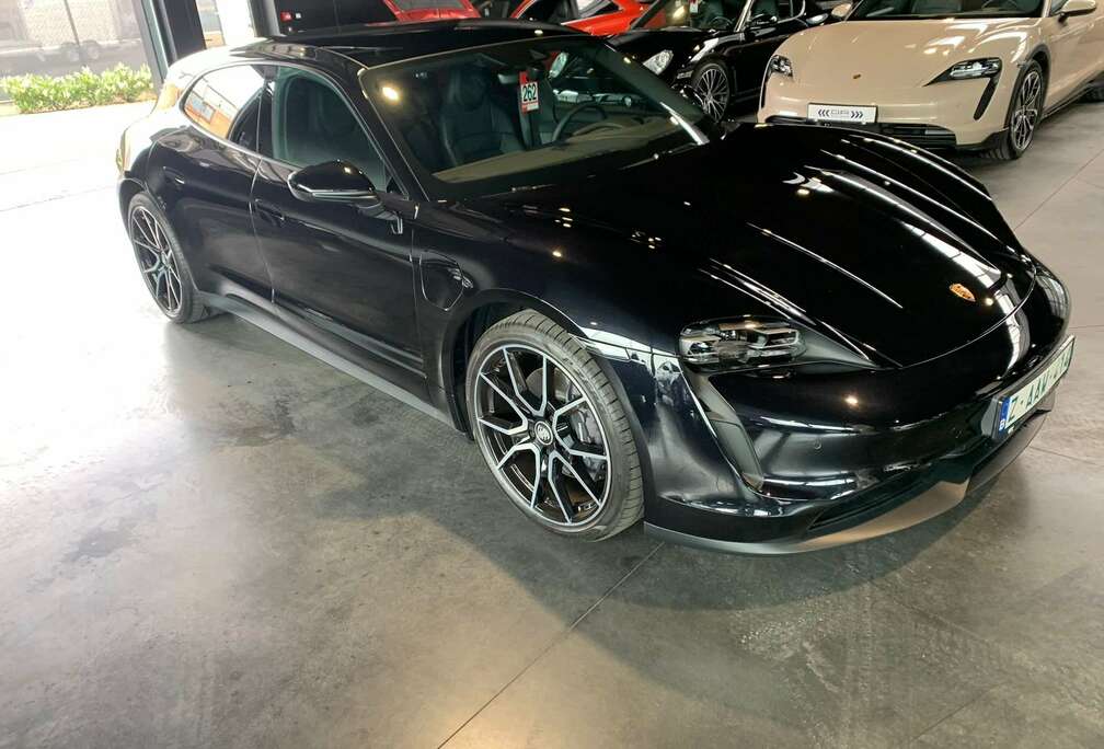 Porsche Taycan 4 Cross Turismo