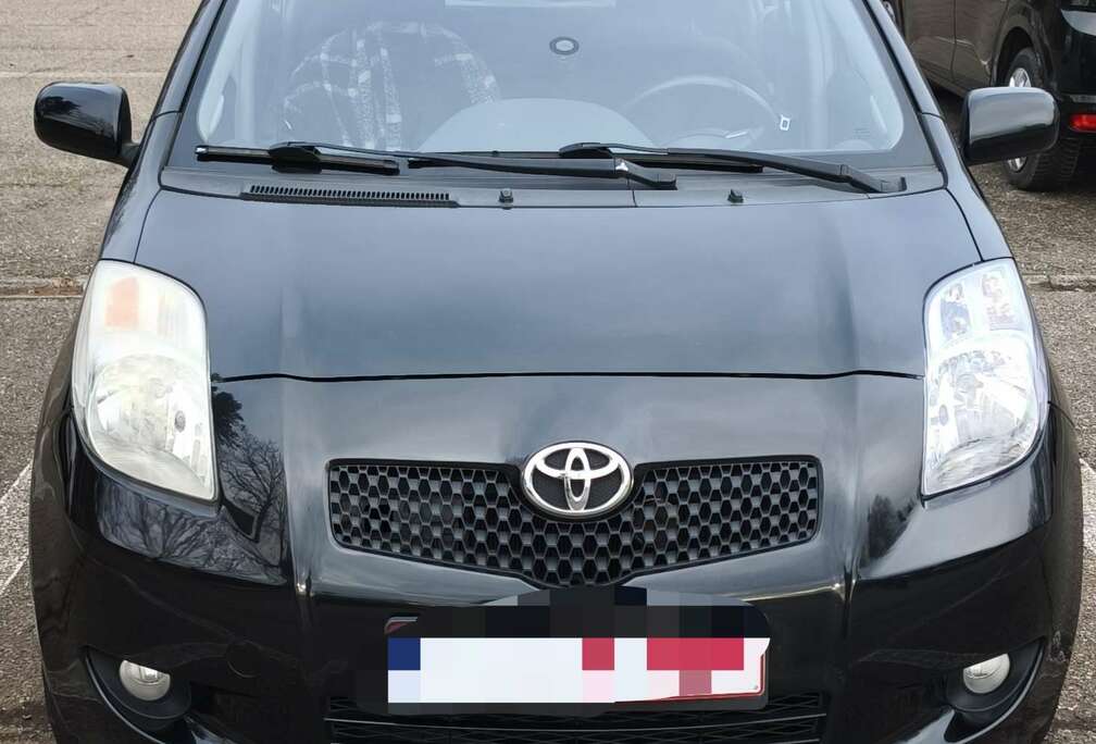 Toyota Yaris 1.3i VVT-i 16v by Sparco