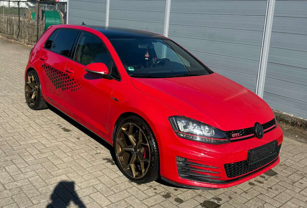 Volkswagen Golf 2.0 GTI