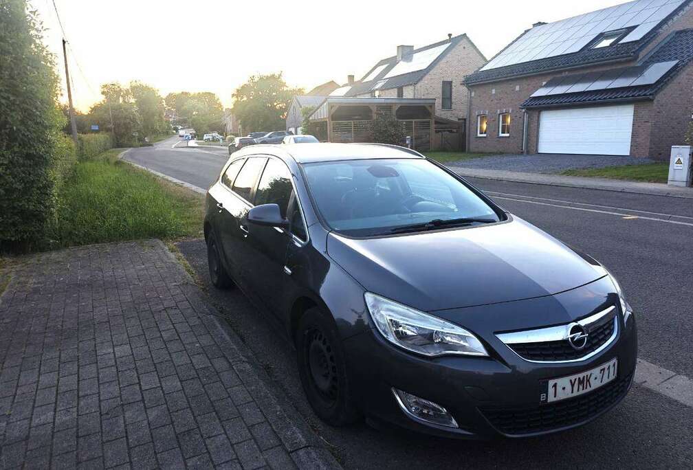 Opel Astra Sports Tourer 1.7 CDTi ECOTEC Cosmo DPF