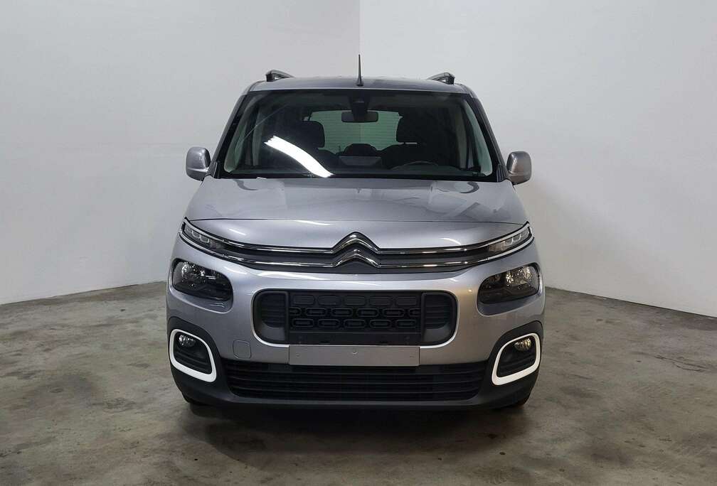 Citroen 1.5 BlueHDi M Shine * CARPLAY * RADAR ARR. **
