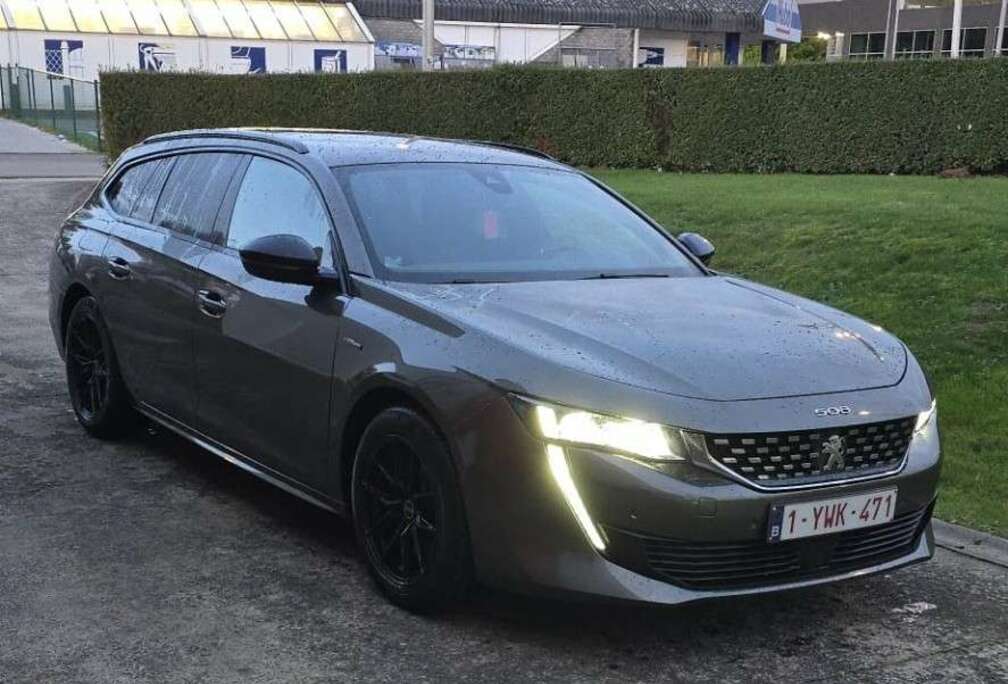 Peugeot SW BlueHDi 160 EAT8 Allure