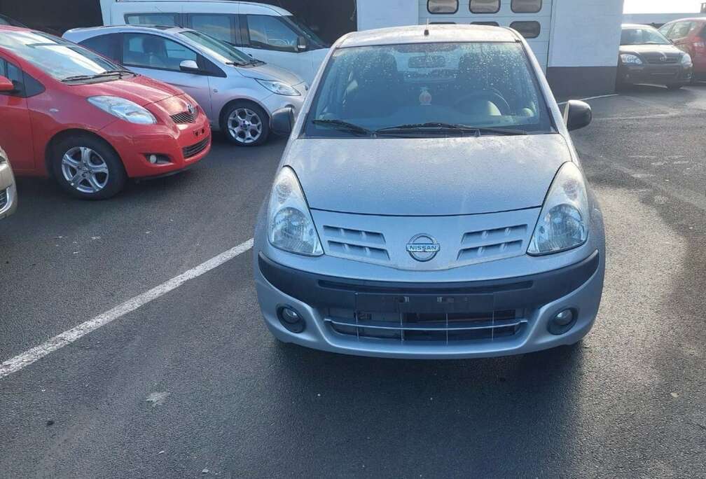 Nissan 1.0i Acenta