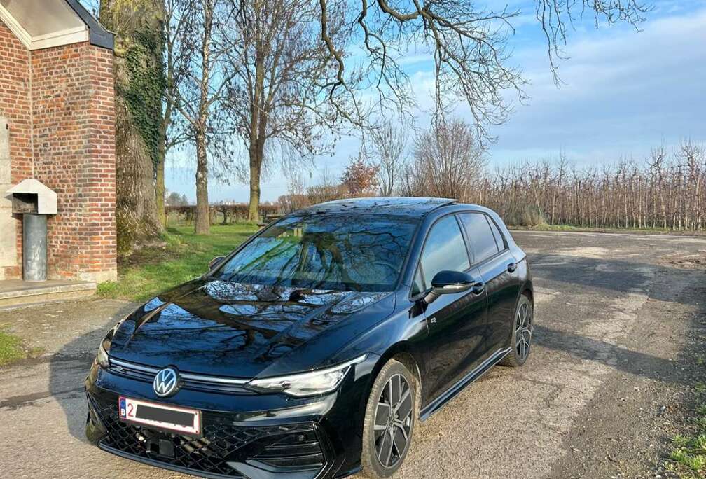 Volkswagen Golf 1.5 eTSI R-Line Business Premium DSG