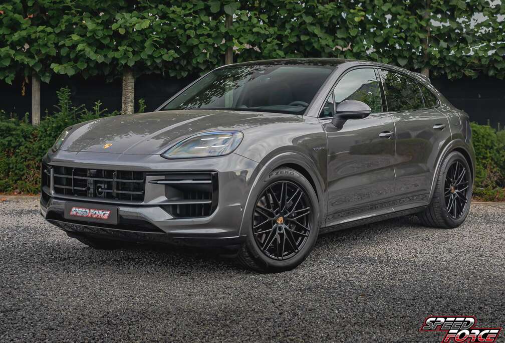 Porsche E-Hybrid Coupé  BOSE  SportDesign  21\