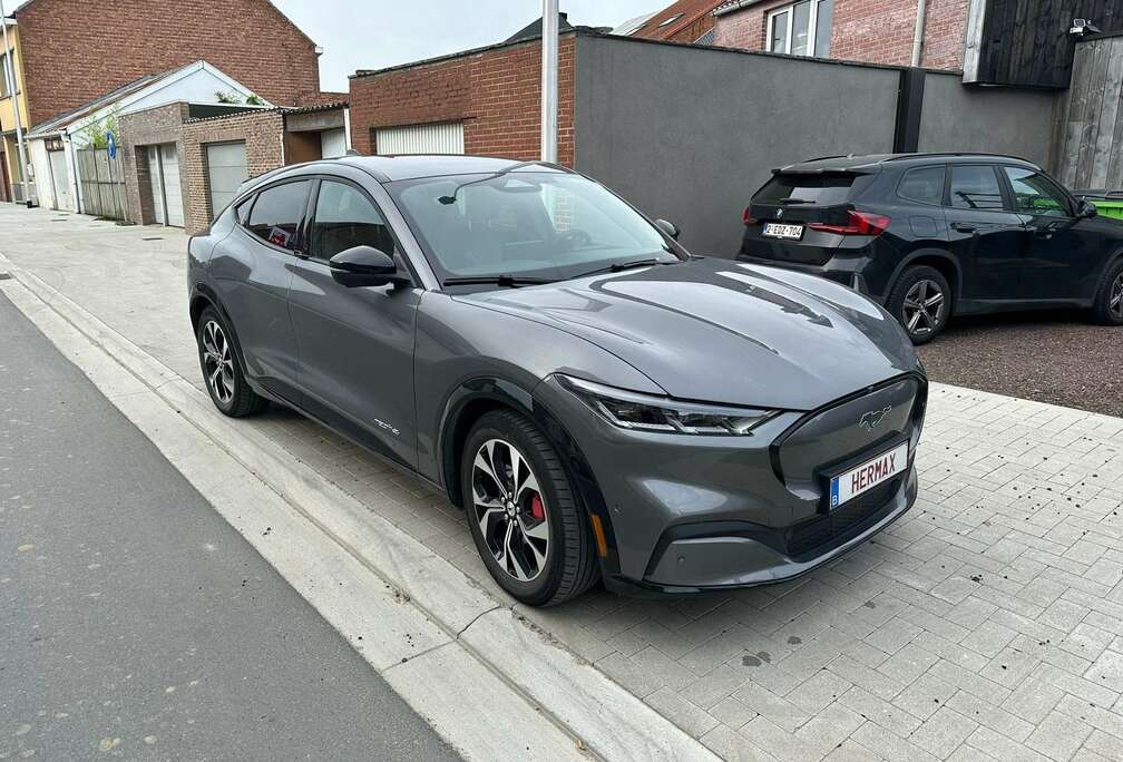 Ford Mustang Mach-E AWD PREMIUM