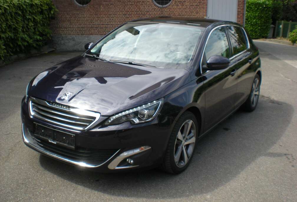 Peugeot 1.2 PureTech Allure STT