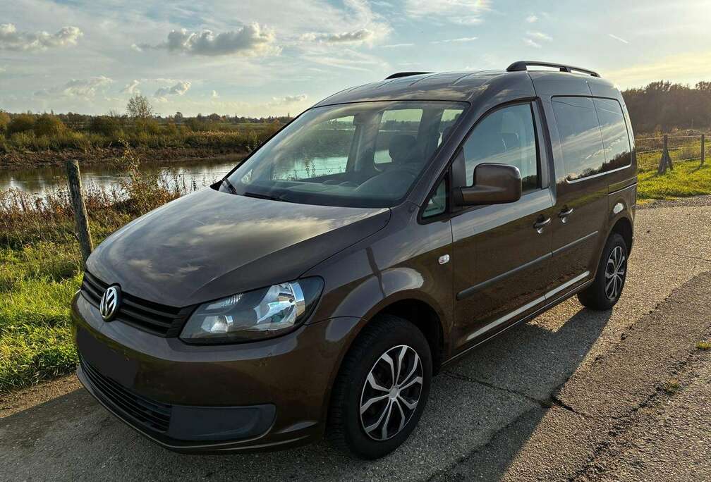 Volkswagen Caddy in goede en propere staat.  Weg o.w.v. aankoop nieuw voertuig.