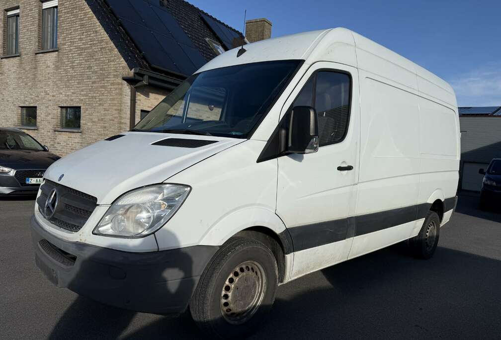 Mercedes-Benz 210 2.1 CDI A2H2