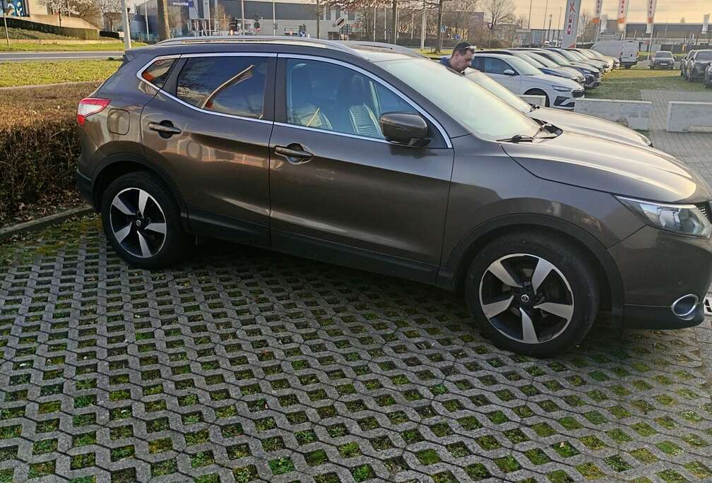 Nissan 1.2 DIG-T Xtronic 360