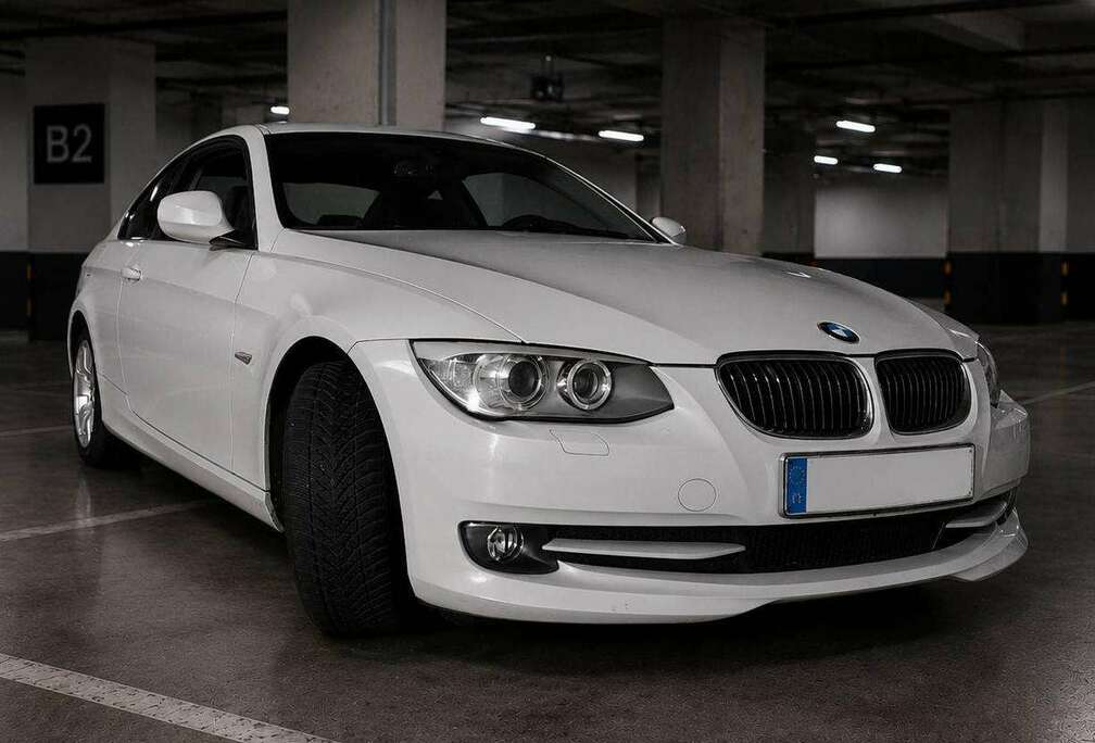 BMW 325i Coupé LCI