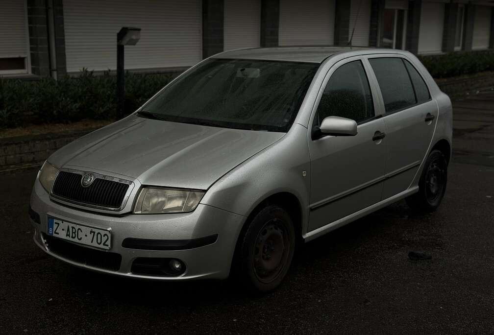Skoda Fabia 1.2i airco / capteur stationnement avec ct