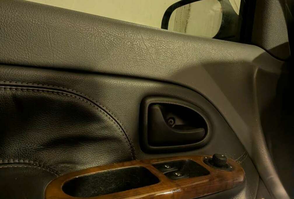 Renault 1.6i Initiale Paris