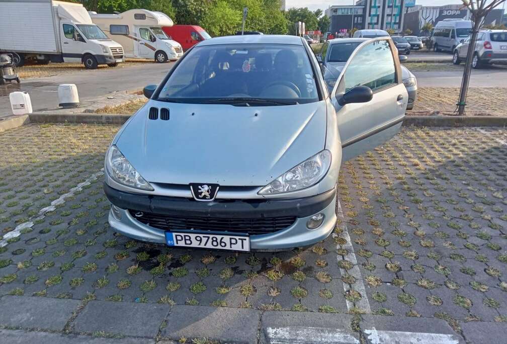 Peugeot peugeot 206 1.4 essense /LPG bulgare plaque