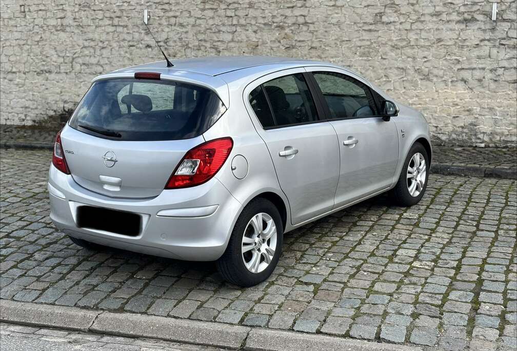 Opel 1.4 BENZINE  AUTOMAAT  055.000 KM