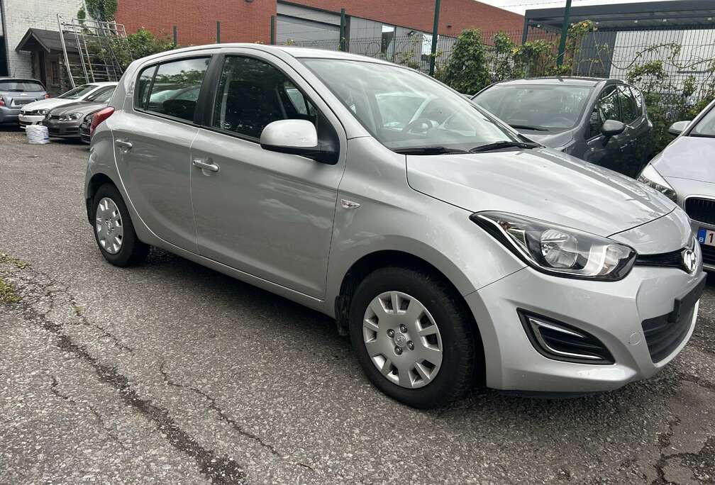 Hyundai i20 1.2i Intro Edition 12 mois de garantie