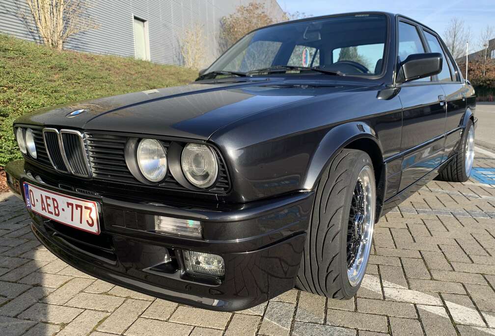 BMW BMW 320i E30 M-tech II