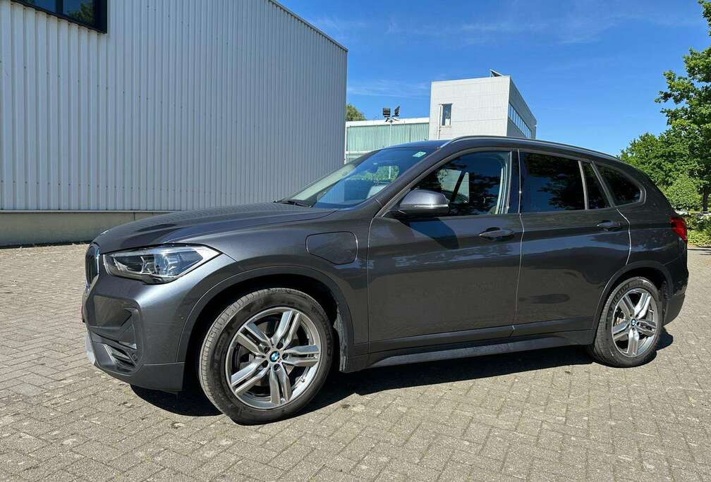 BMW X1 xDrive25e Advantage - Plugin Hybrid - trekhaak - sportzetels