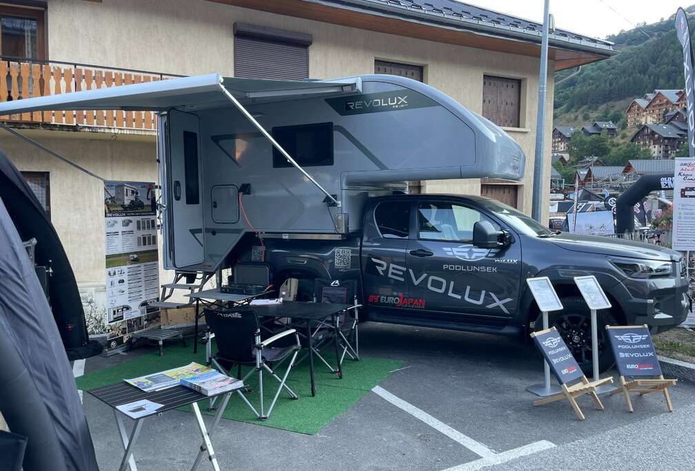 Toyota 2.8 D-4D Invicible Revolux Podlunsek